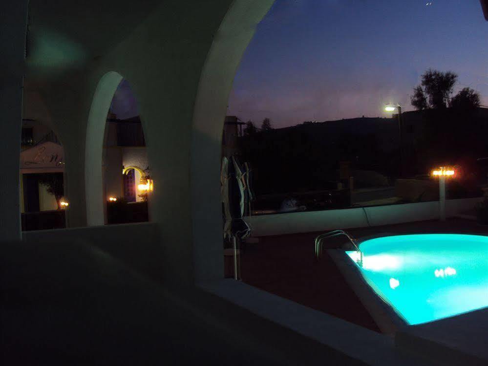 Hotel Privée Santorini à Períssa Extérieur photo